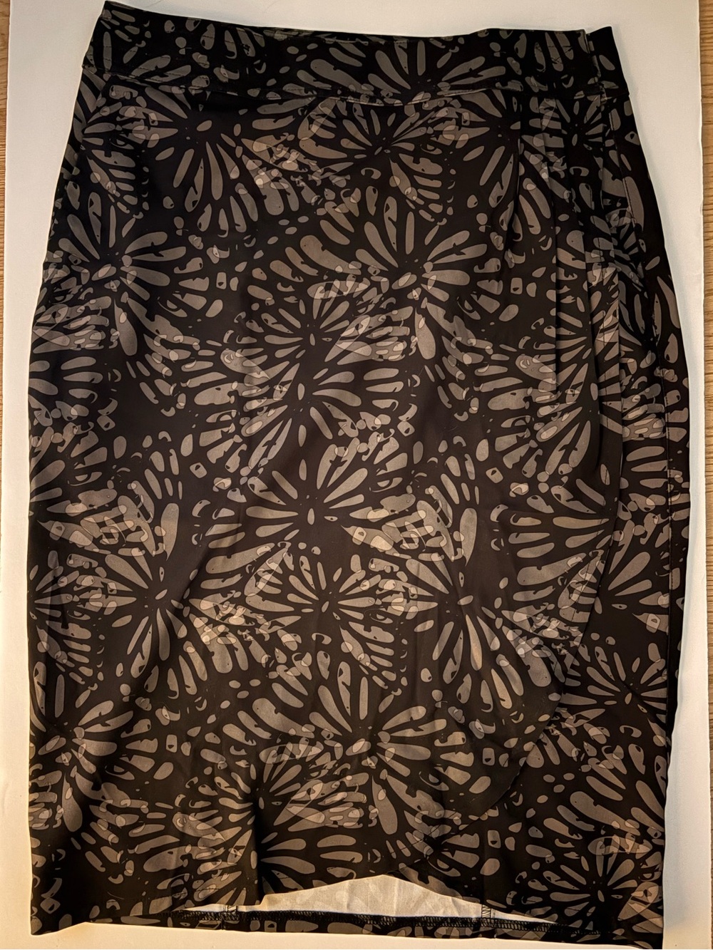 Women’s Black Floral-Print Pencil Skirt